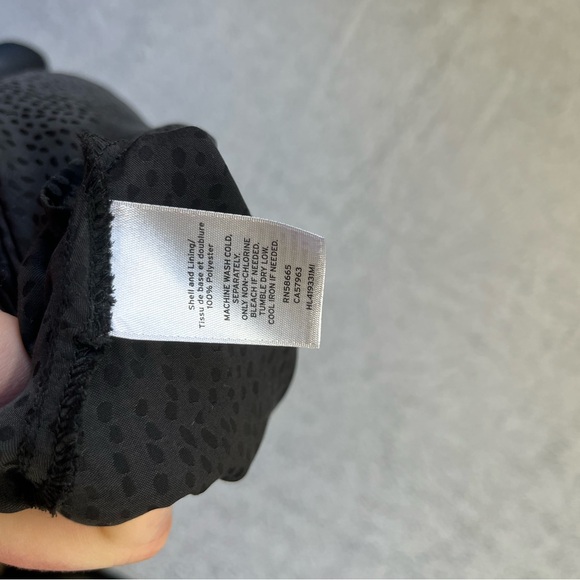 Chelsea Black Polyester Twist Front Long Sleeve V Neck Blouse Size S - Picture 11 of 13